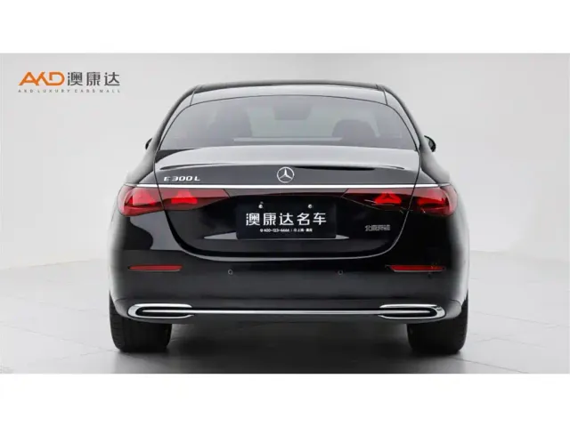 Mercedes-Benz E-Class — Фото автомобиля 4