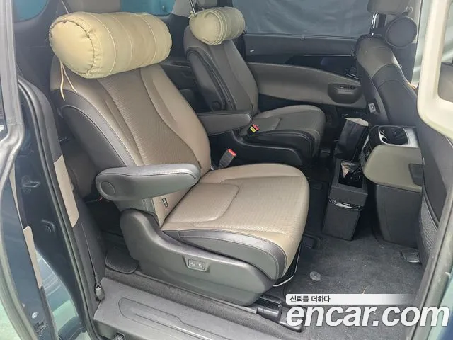 Kia Carnival Generation 4 — Фото автомобиля 11