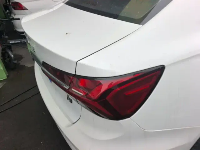 Roewe i5 — Фото автомобиля 6