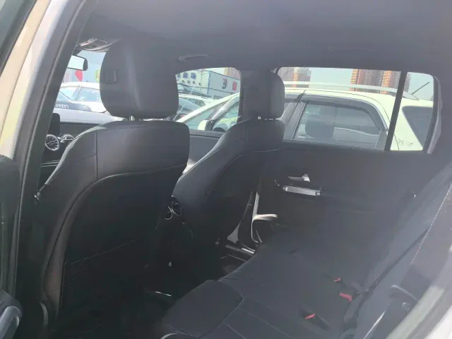 Mercedes-Benz GLB-Class — Фото автомобиля 9