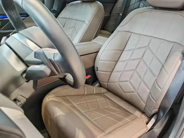 BMW 5 Series — Фото автомобиля 15