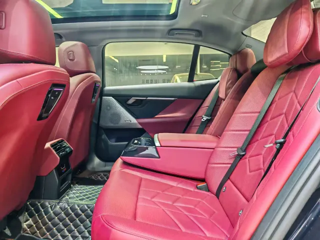 BMW 5 Series — Фото автомобиля 5
