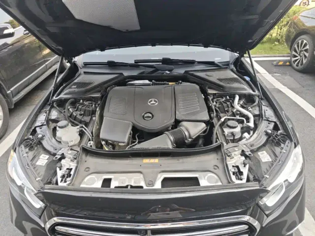 Mercedes-Benz E-Class — Фото автомобиля 24