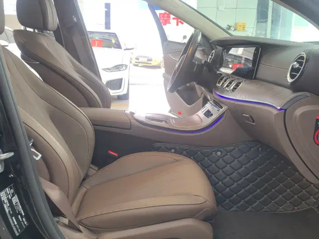 Mercedes-Benz E-Class — Фото автомобиля 13