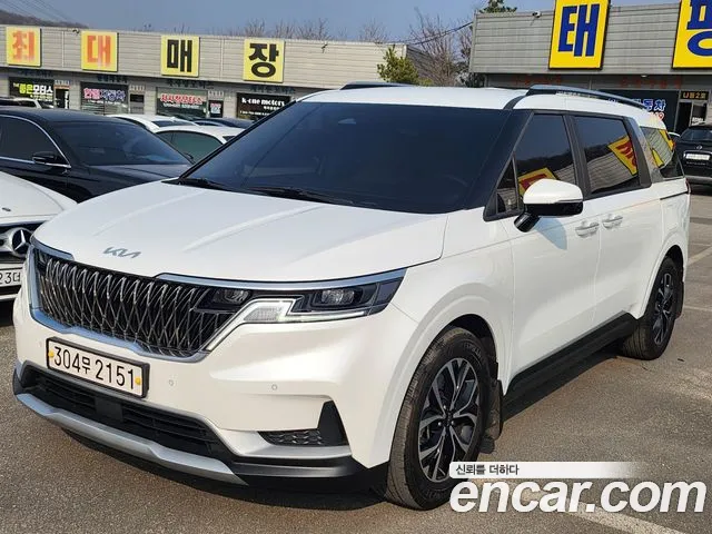 Kia Canival — Фото автомобиля 3