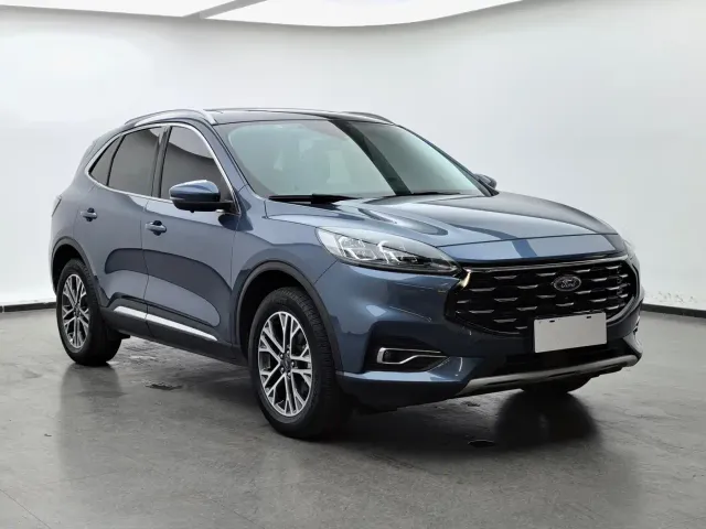 Ford Escape — Фото автомобиля 3