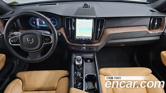 Вольво XC60 — Фото автомобиля 7