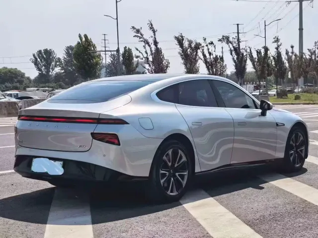Xpeng P7 — Фото автомобиля 7