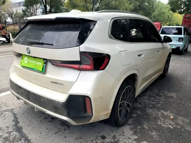 BMW iX1 — Фото автомобиля 6