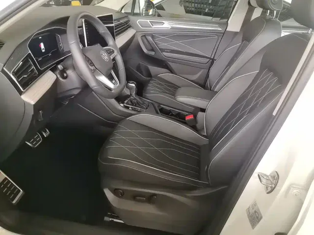 Volkswagen Tiguan L — Фото автомобиля 14