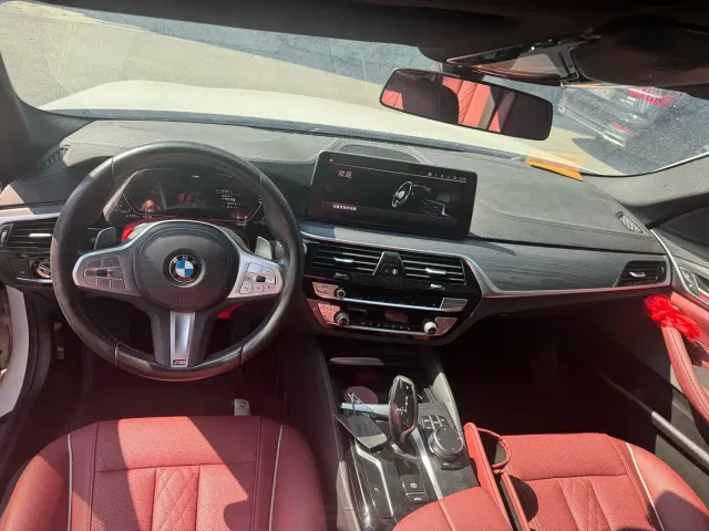 BMW 5 Series — Фото автомобиля 5