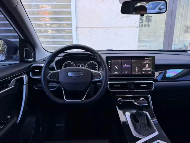 Geely Binyue — Фото автомобиля 10