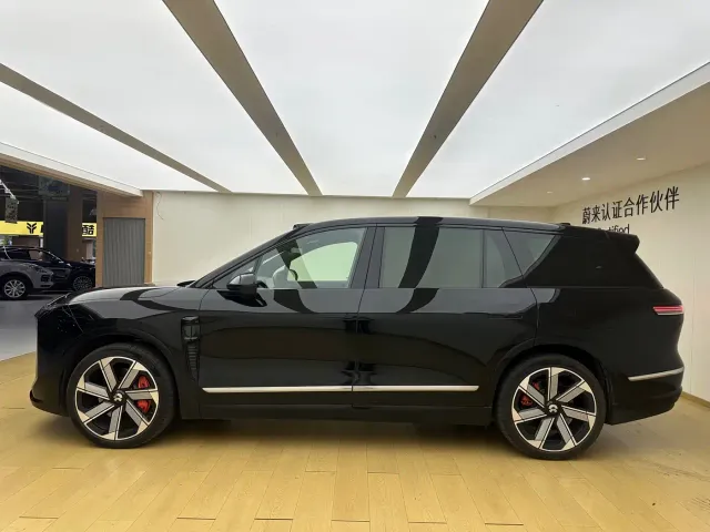Nio ES8 — Фото автомобиля 18