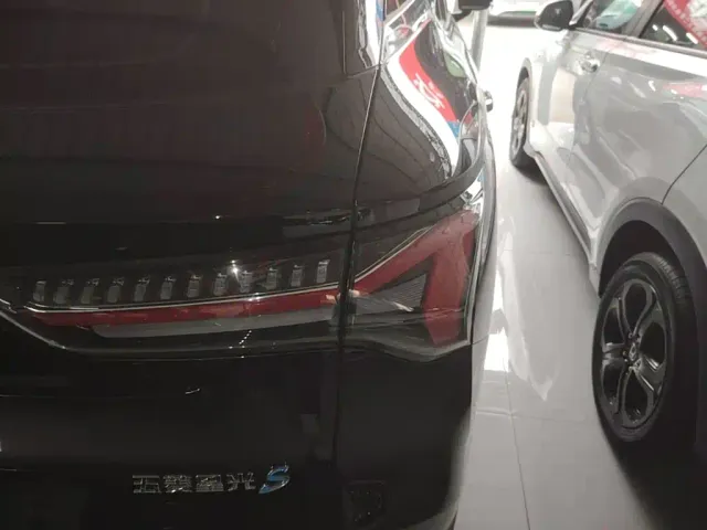 Wuling Starlight S — Фото автомобиля 7