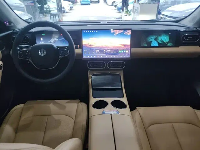 Leapmotor C11 — Фото автомобиля 9
