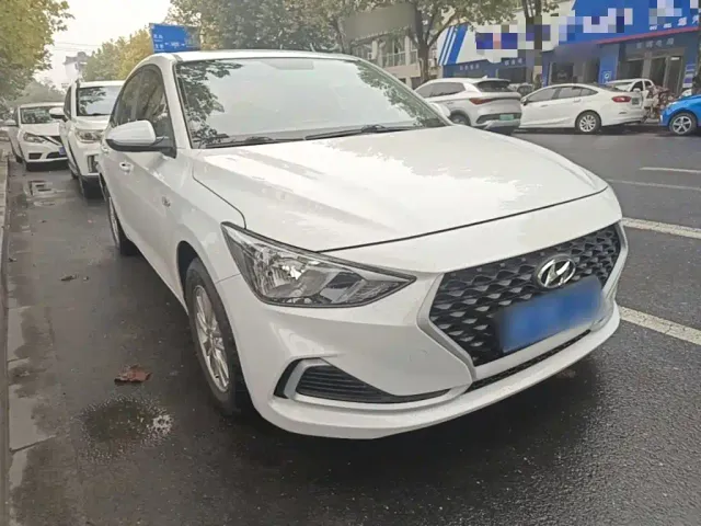 Hyundai Elantra — Фото автомобиля 3