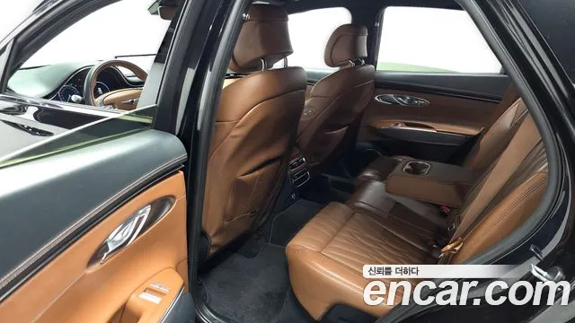 Genesis GV70 — Фото автомобиля 11