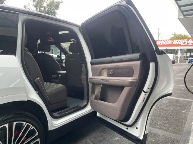 Nio ES8 — Фото автомобиля 25