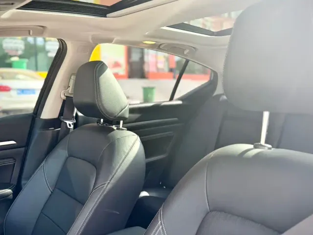 Nissan Teana — Фото автомобиля 18