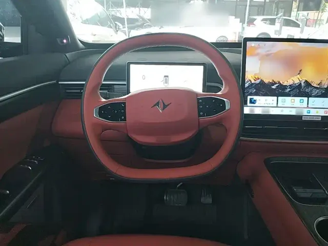 Dongfeng Yipai eπ008 2024 210Max Range Extender 6-Seater — Фото автомобиля 10