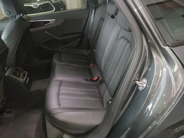 Audi A4L — Фото автомобиля 12
