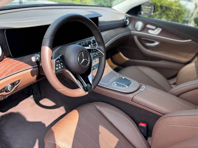 Mercedes-Benz E-Class — Фото автомобиля 8