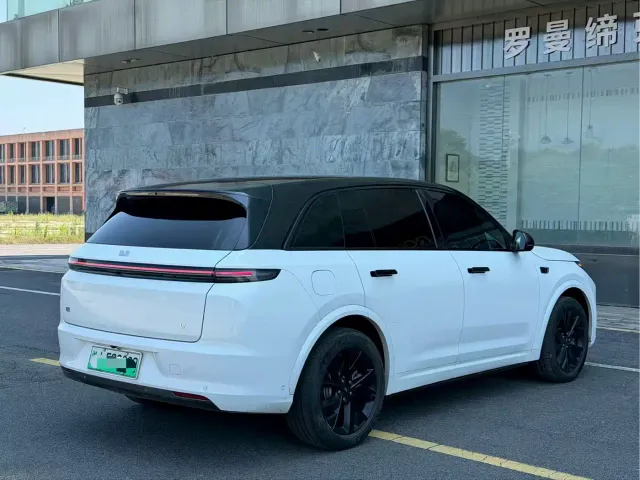 Li Auto L7 — Фото автомобиля 9