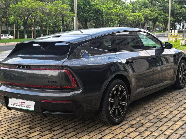 Audi E5 Sportback — Фото автомобиля 6