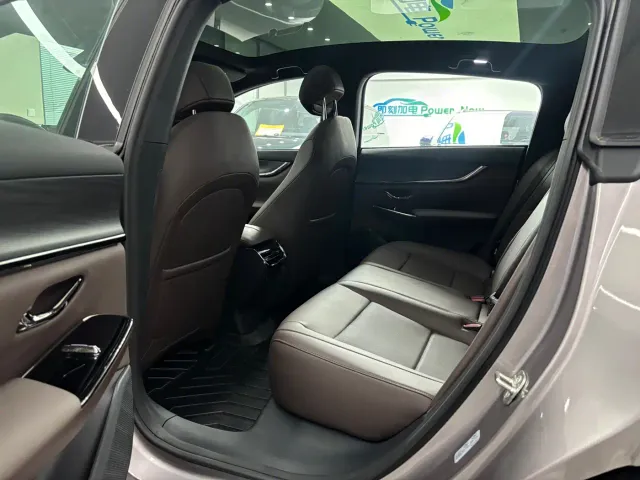Changan Qiyuan A07 — Фото автомобиля 13