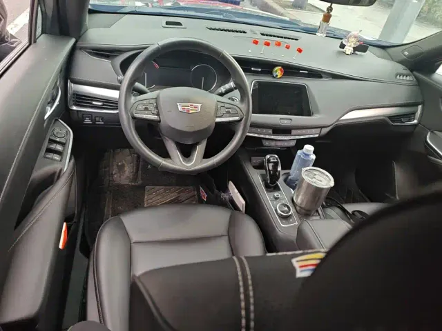 Cadillac XT4 — Фото автомобиля 2