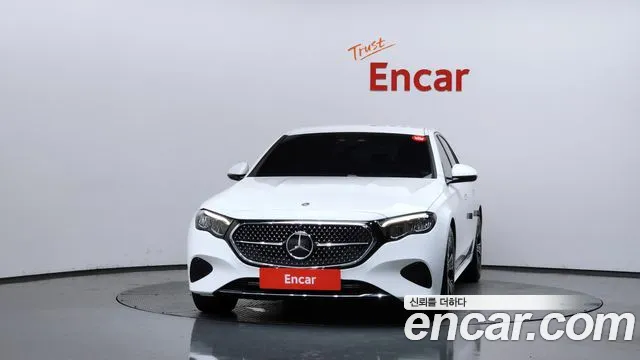 Mercedes-Benz E-Class — Фото автомобиля 3