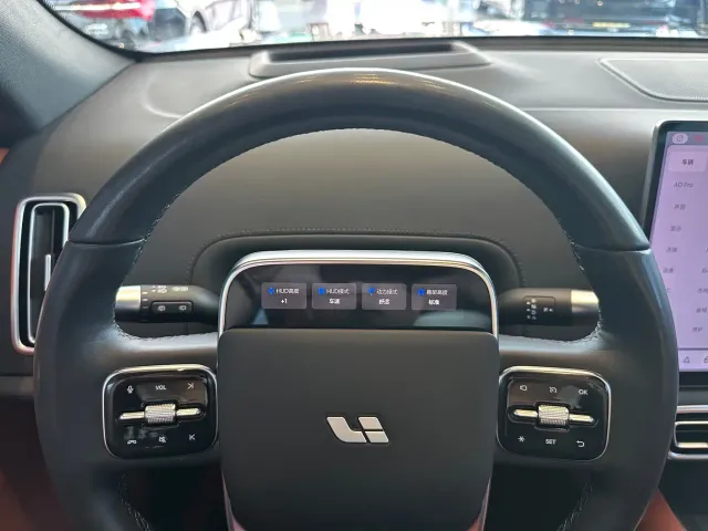 Li Auto L7 — Фото автомобиля 14