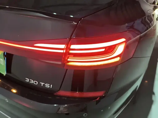 Volkswagen Passat — Фото автомобиля 7