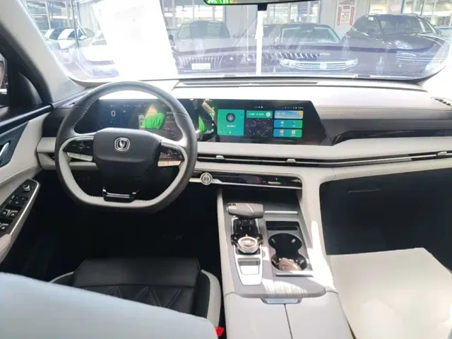 Changan CS75 Plus — Фото автомобиля 9