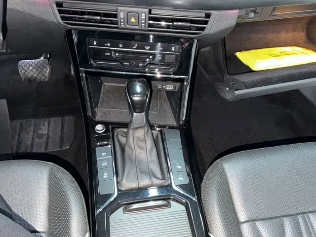 Volkswagen Passat — Фото автомобиля 8