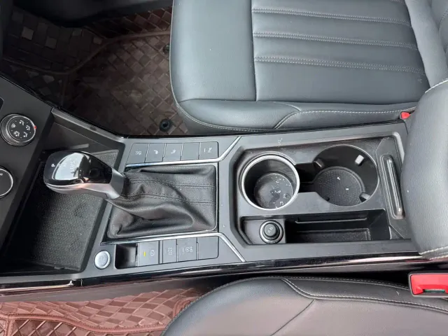 Volkswagen Passat — Фото автомобиля 11