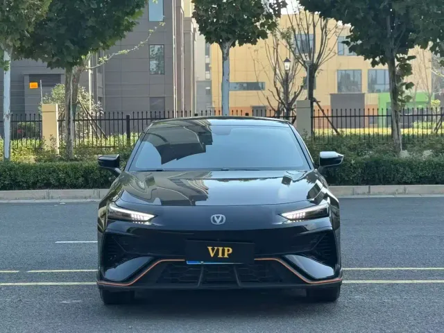 Changan Changan UNI-V 2025 1.5T Sport Edition — Фото автомобиля 2