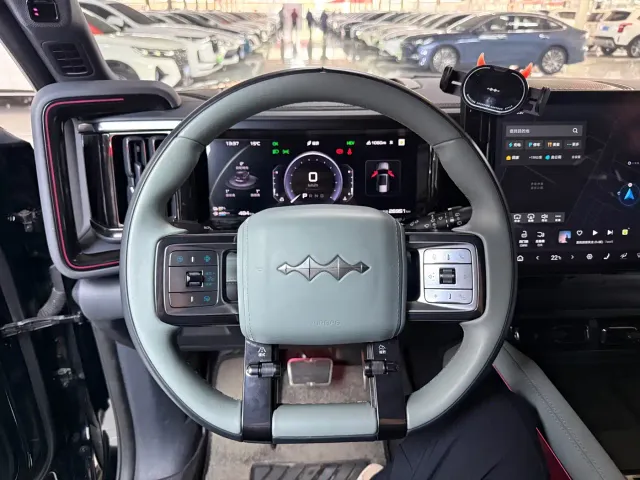 BYD FangChengBao Leopard 5 — Фото автомобиля 15