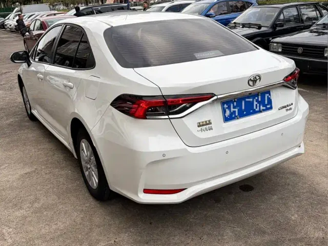 Toyota Corolla — Фото автомобиля 6