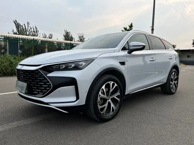 Фотография автомобиля — BYD Tang
