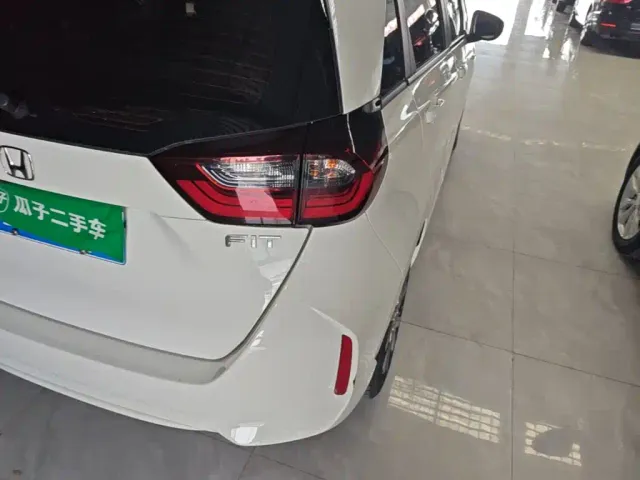 Honda Fit — Фото автомобиля 7