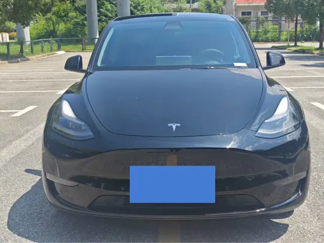 Фотография автомобиля — Tesla Model Y
