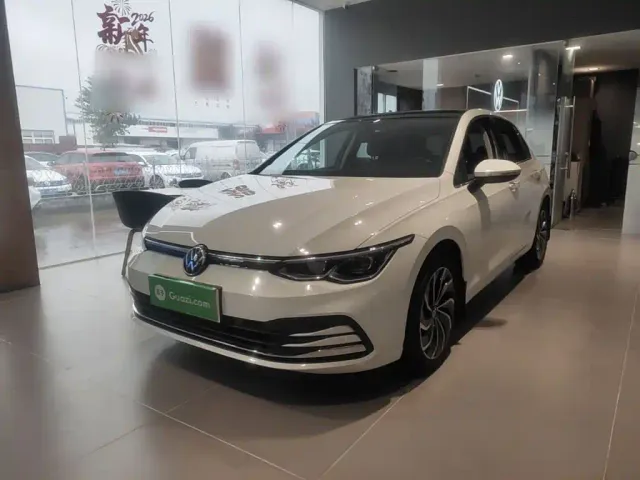 Фотография автомобиля — Volkswagen Golf