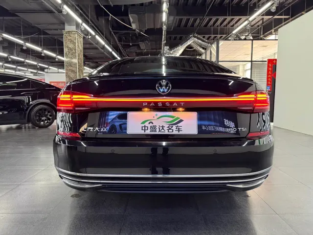 Volkswagen Passat — Фото автомобиля 5