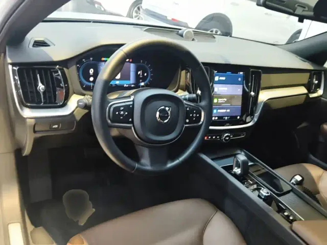 Volvo S60 — Фото автомобиля 9