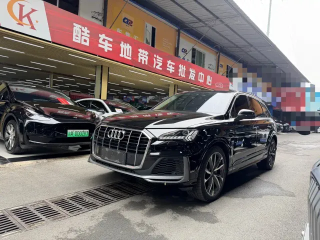 Фотография автомобиля — Audi Q7