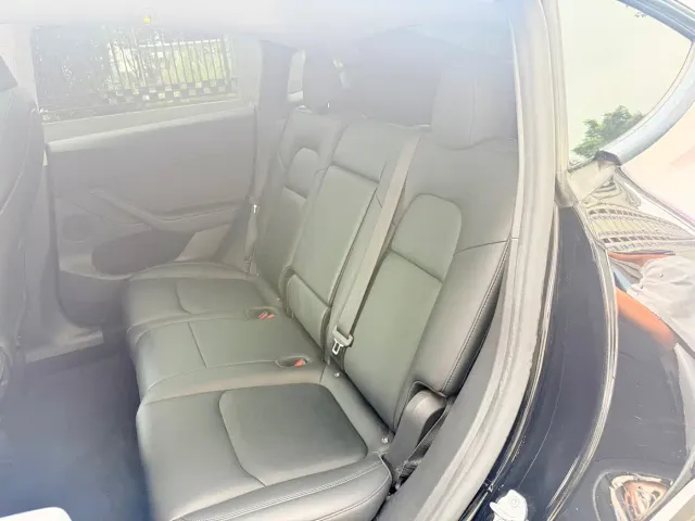 Tesla Model Y — Фото автомобиля 8