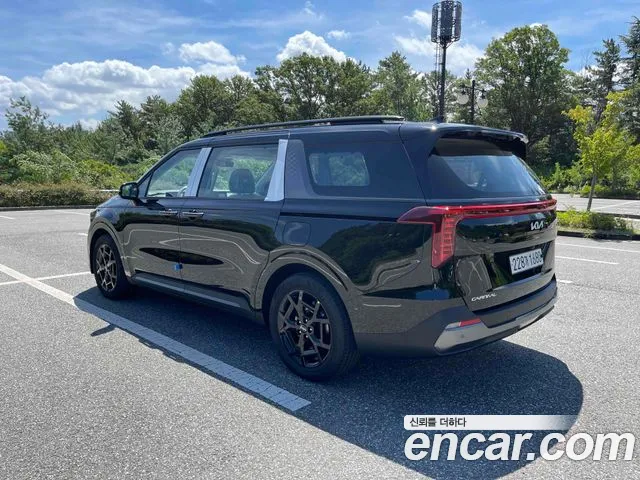 Kia Carnival Generation 4 — Фото автомобиля 3