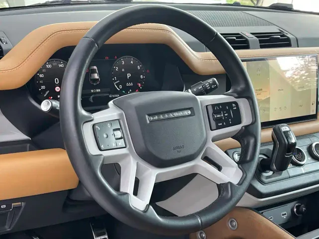 Land Rover Defender — Фото автомобиля 5