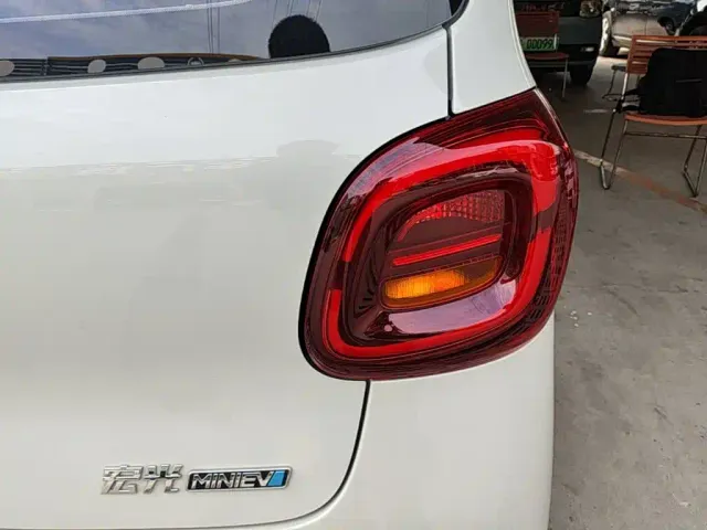 Wuling Hongguang Mini EV — Фото автомобиля 7